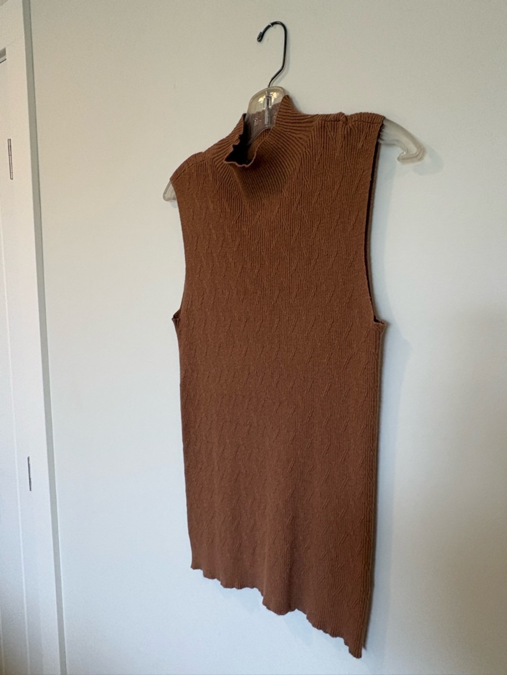 Tribal Textured Sleeveless Mock Neck Top Size Large - Picture 2 of 5